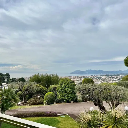 Apartment Garden Sea View - Victoria -