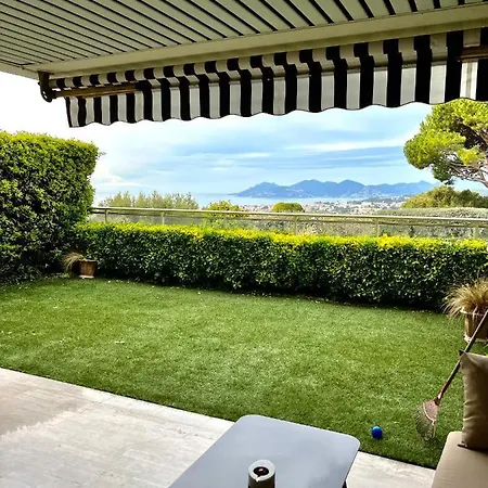 Garden Sea View - Victoria -