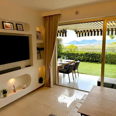 Garden Sea View - Victoria -
