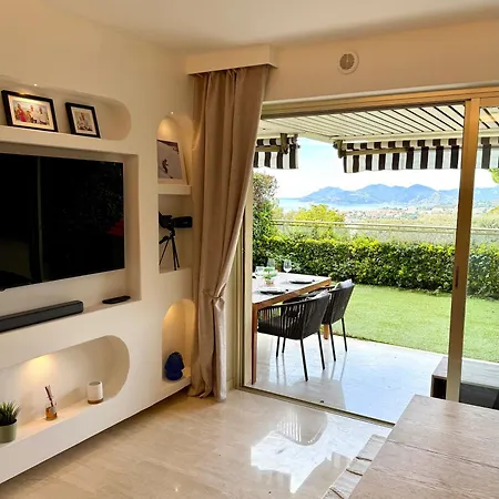 Garden Sea View - Victoria -