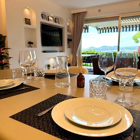 Apartment Garden Sea View - Victoria - *