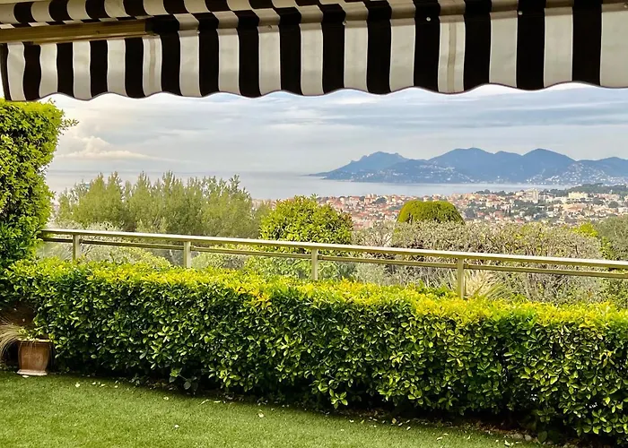 Garden Sea View - Victoria -