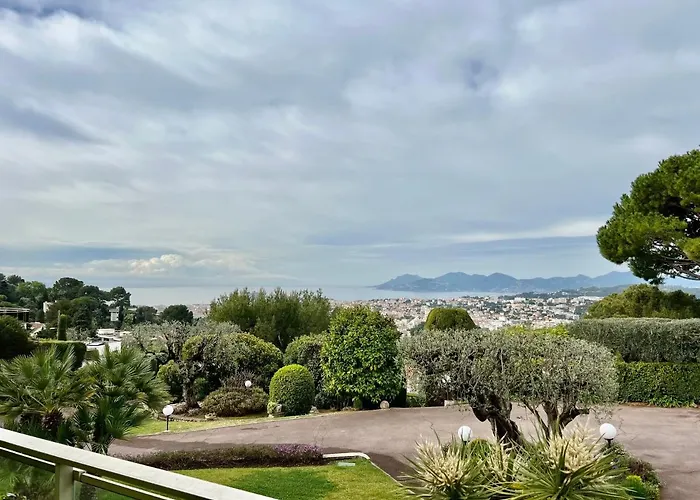 Apartment Garden Sea View - Victoria -