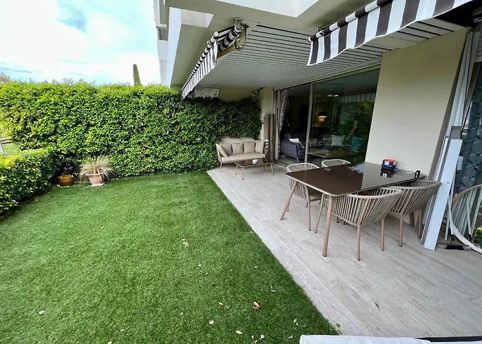 Garden Sea View - Victoria -